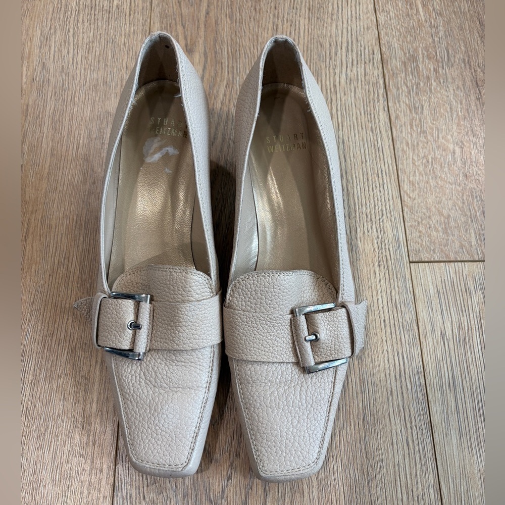 Stuart Weitzman Women's Beige Buckle Loafers